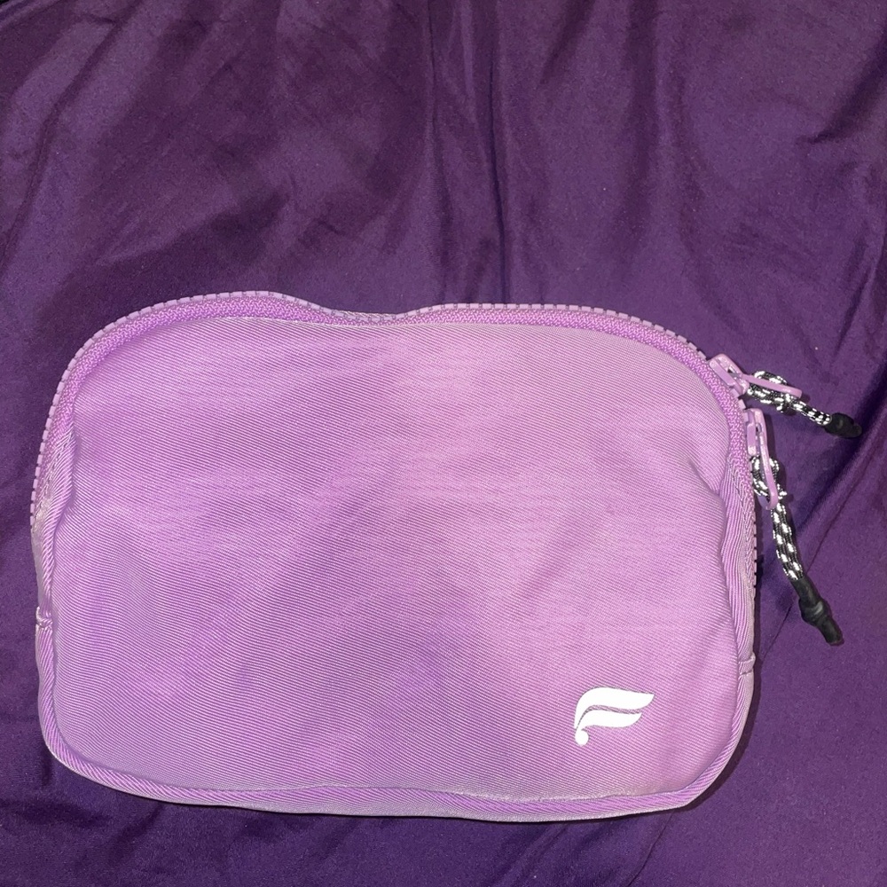 Fabletics The Belt Bag Crystal Cave